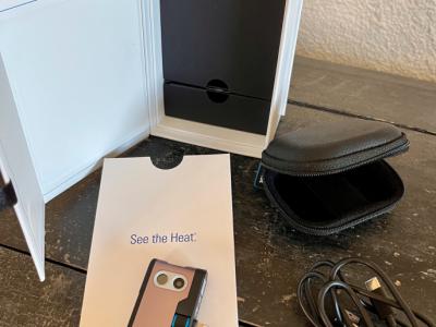 FLIR thermal imaging camera – precise thermography in compact form