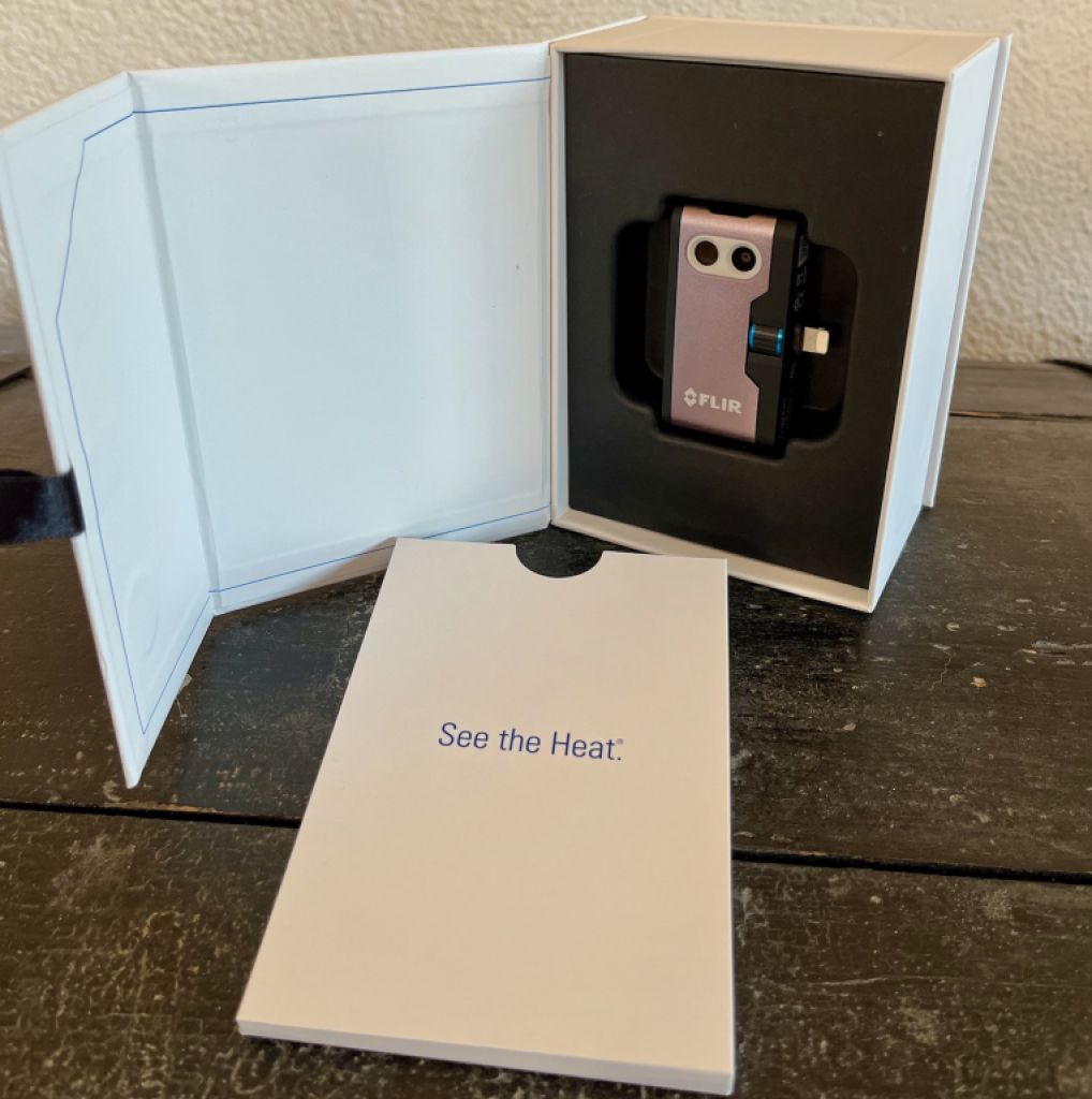 FLIR thermal imaging camera – precise thermography in compact form