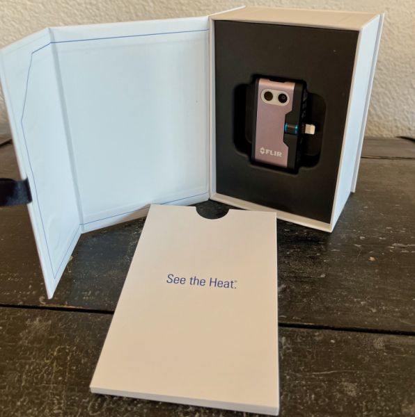 FLIR thermal imaging camera – precise thermography in compact form