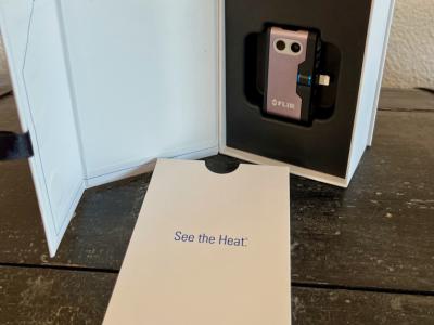 FLIR thermal imaging camera – precise thermography in compact form