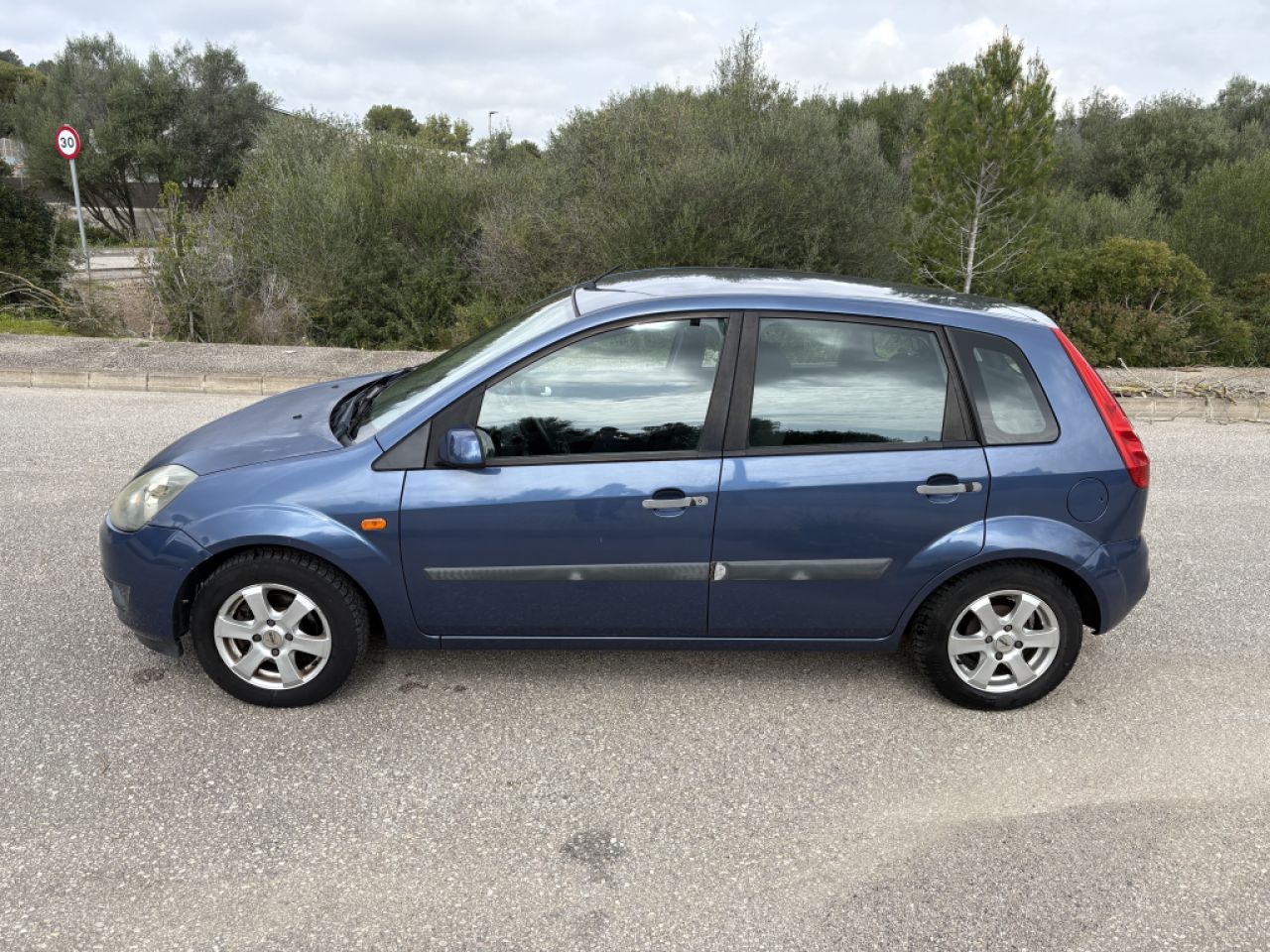Ford-Fiesta 5 türig Bauj. 08/2006 Original 92000 km Spanische Zulassung