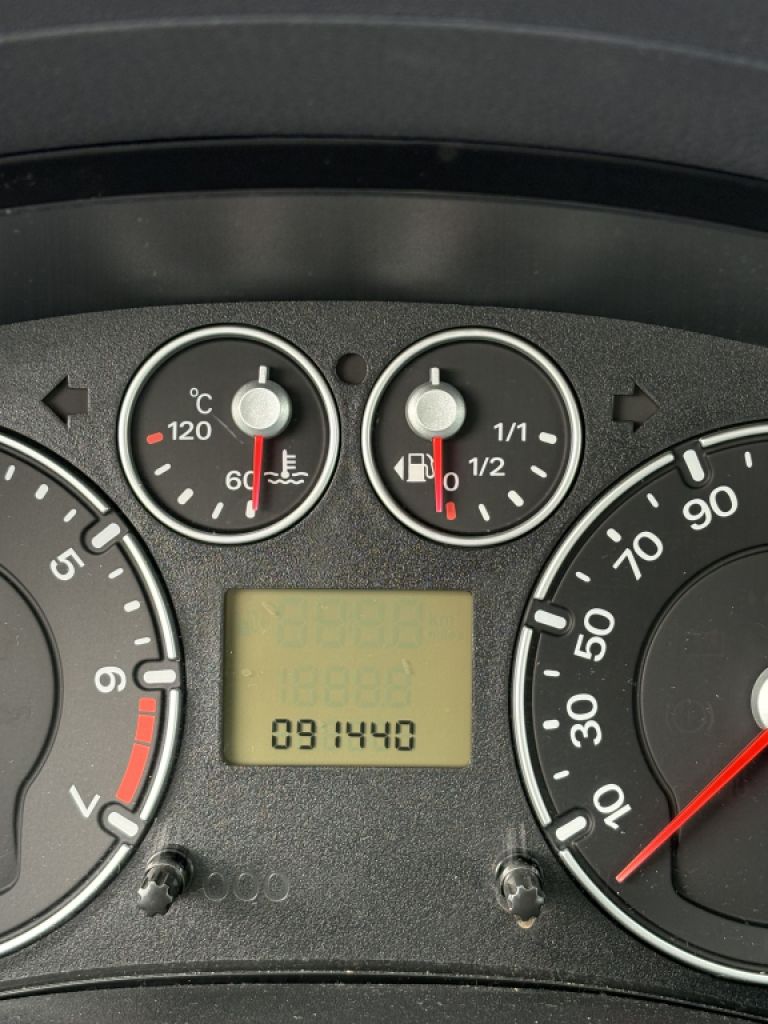 Ford-Fiesta 5 türig Bauj. 08/2006 Original 92000 km Spanische Zulassung