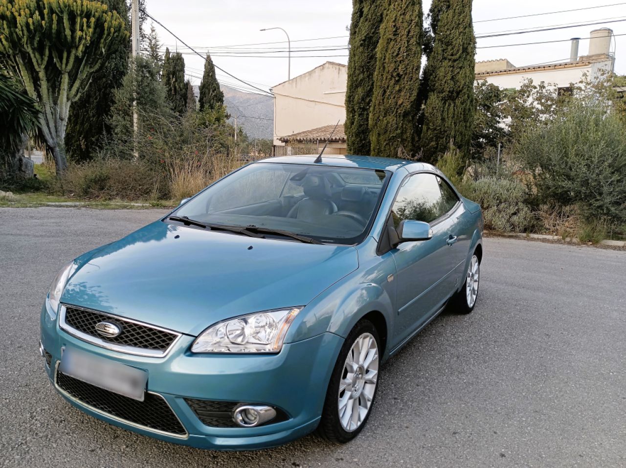 Ford Focus Cabrio 2,0 CC spanische Kennzeichen ITV Neu