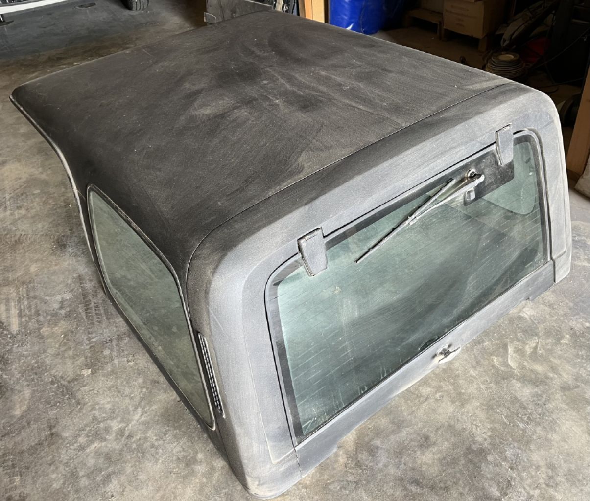 Para un Jeep Wrangler YJ, techo rígido y puertas de acero (Re + Li)