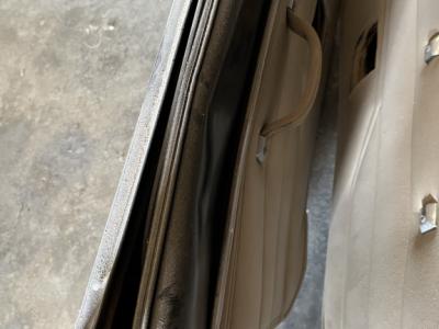 Para un Jeep Wrangler YJ, techo rígido y puertas de acero (Re + Li)