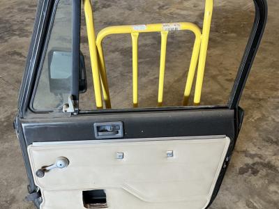 Para un Jeep Wrangler YJ, techo rígido y puertas de acero (Re + Li)