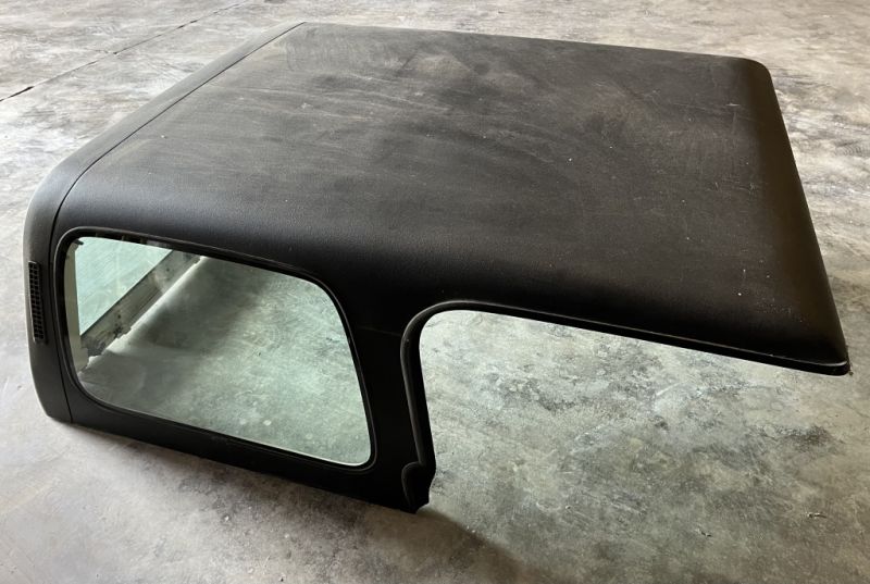 Para un Jeep Wrangler YJ, techo rígido y puertas de acero (Re + Li)