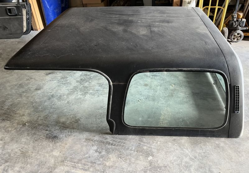 Para un Jeep Wrangler YJ, techo rígido y puertas de acero (Re + Li)