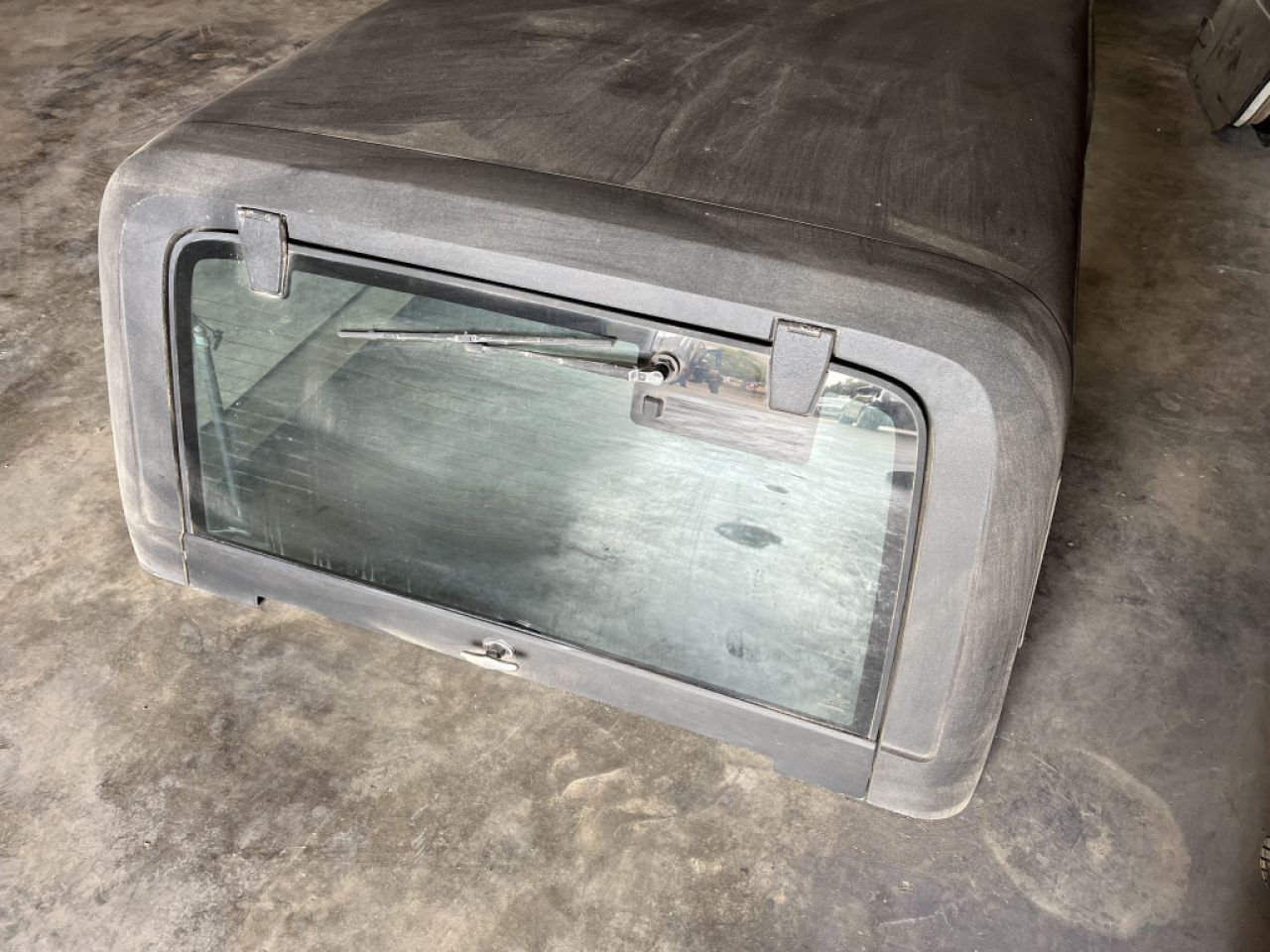 Para un Jeep Wrangler YJ, techo rígido y puertas de acero (Re + Li)