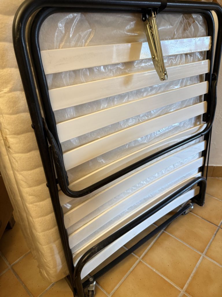 Cama de invitados Cama plegable Cama móvil