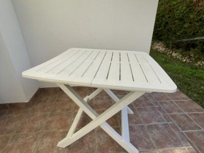 Rectangular plastic garden table white