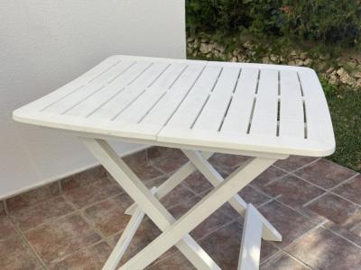 Rectangular plastic garden table white