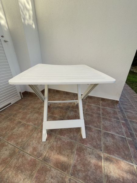 Rectangular plastic garden table white