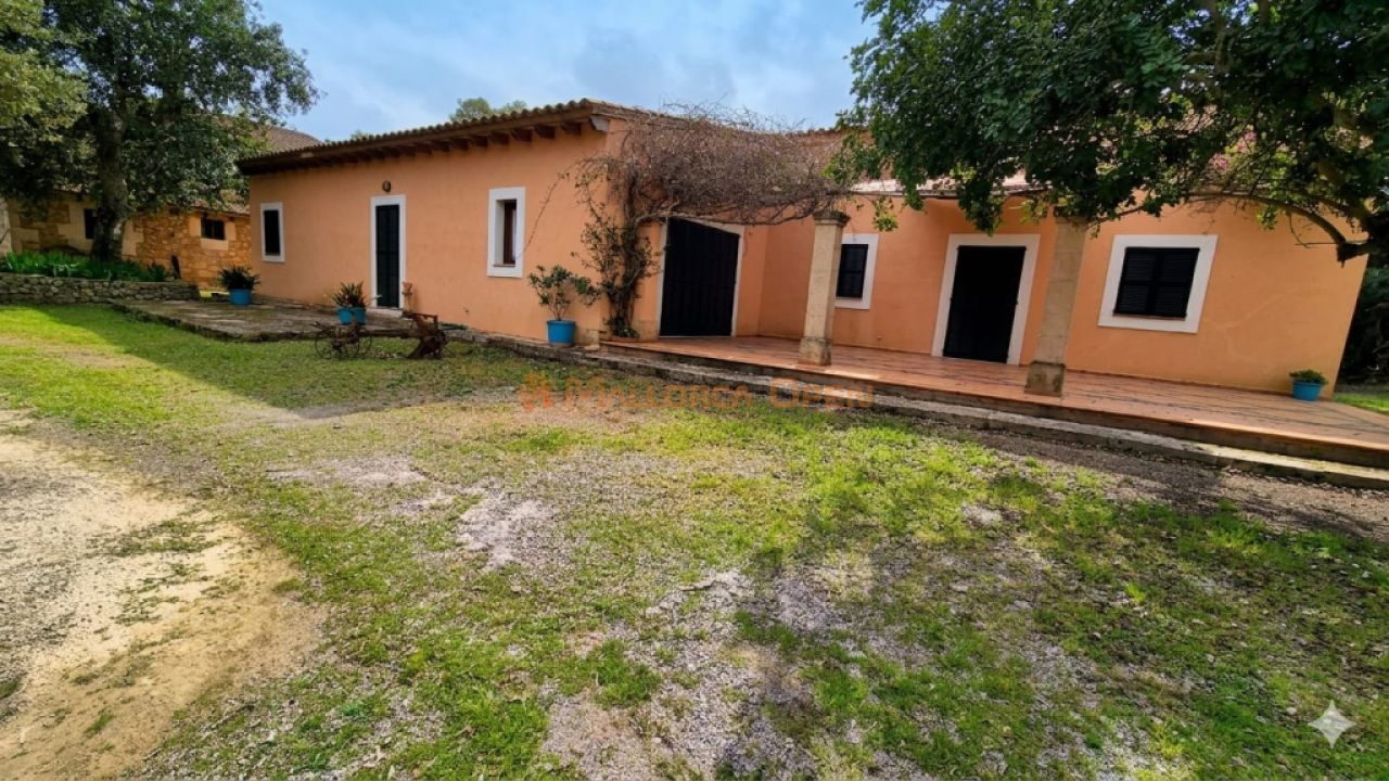 Gemütliches Haus zur Miete mit Garten, Terrasse und Kamin in der Gegend von Manacor