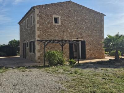 Gepflegte FInca mit Ölzentralheizung, Pool und traumhaftem Ausblick bei Manacor