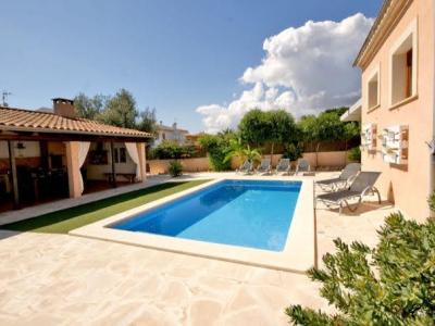 Well-kept chalet in the countryside with pool and AC near Porto Colom -- CH 19