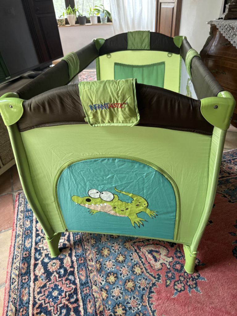 Gepflegtes Reise Baby-/Kleinkinderbett der Marke IMFANTASTIC