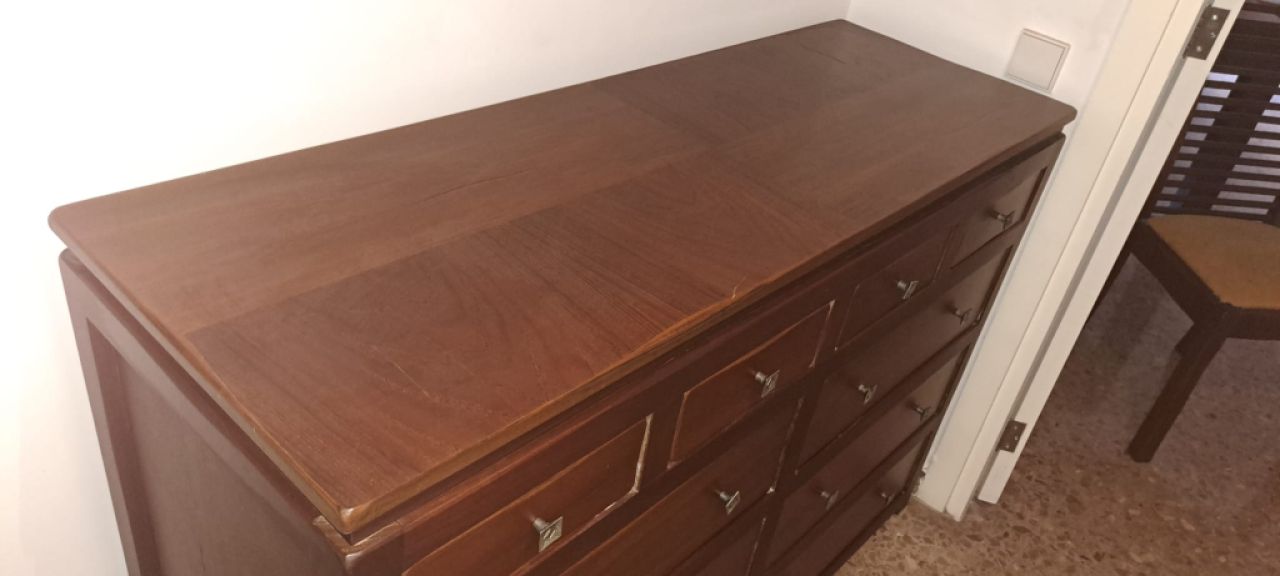 Geräumige Kommode / breite Kommode