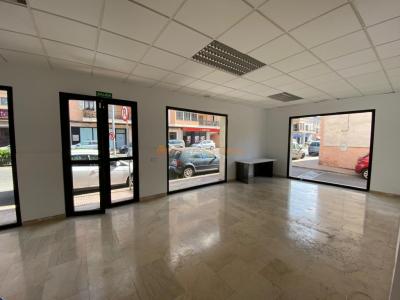 Geschäftsräume an der Ecke – Avenida del Torrent, Manacor