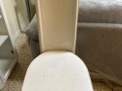 Glastisch 80×140 und 4 Stühle Kunstleder