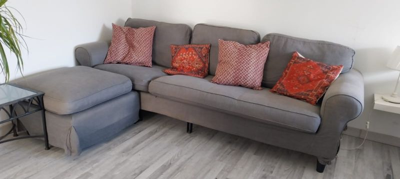 Graues Eck-Sofa 246 x 115 cm – 150 €