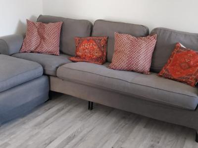 Graues Eck-Sofa 246 x 115 cm – 150 €
