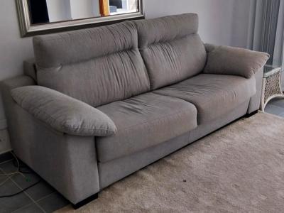 Graues Schlafsofa