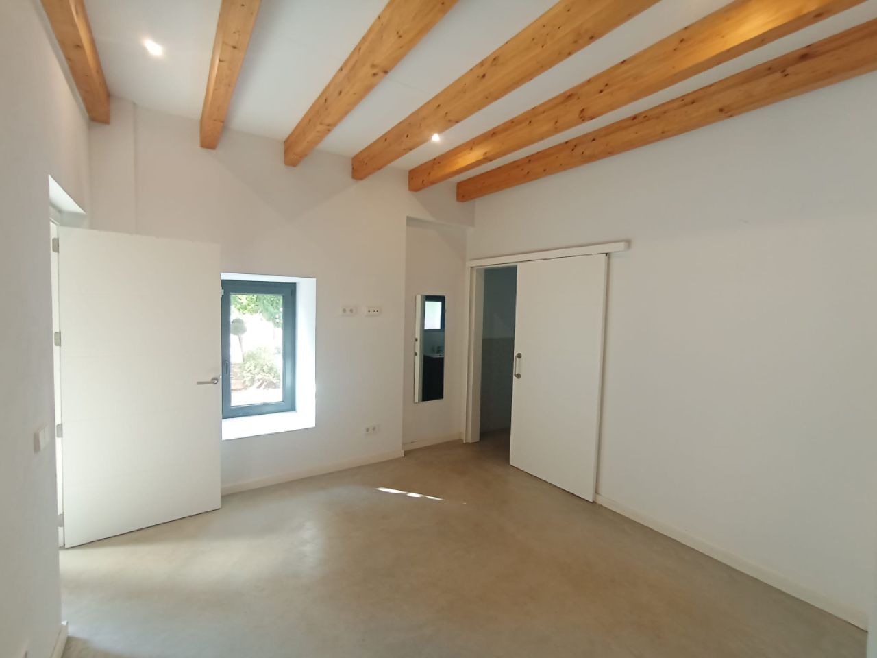 Large finca with 2 sep units, heating and pool near Felanitx --F 46