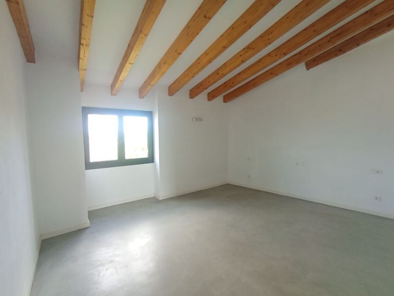 Large finca with 2 sep units, heating and pool near Felanitx --F 46