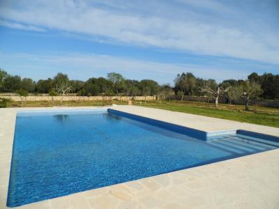 Large finca with 2 sep units, heating and pool near Felanitx --F 46