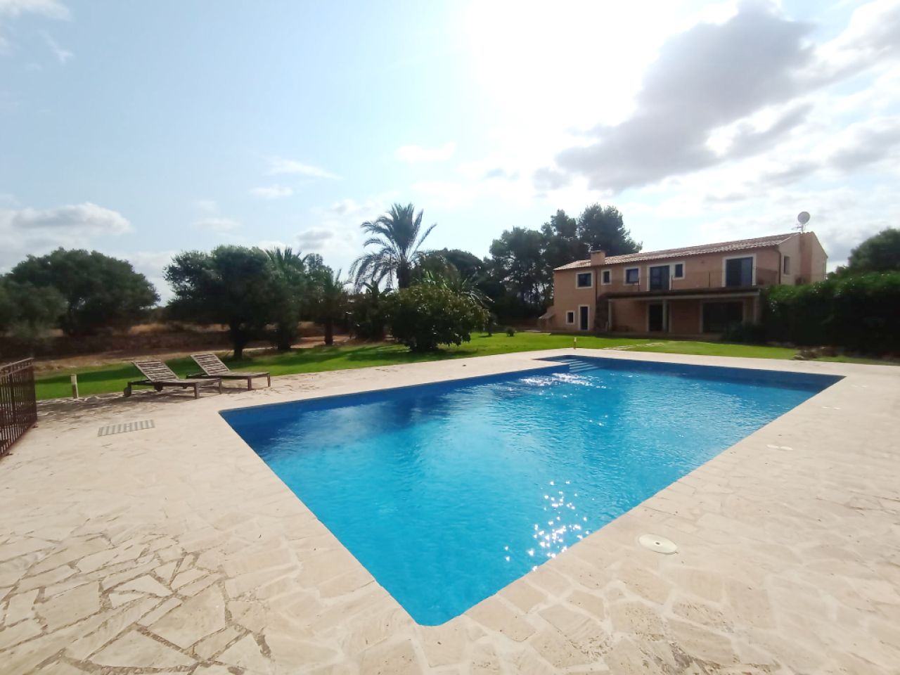 Large finca with 2 sep units, heating and pool near Felanitx --F 46