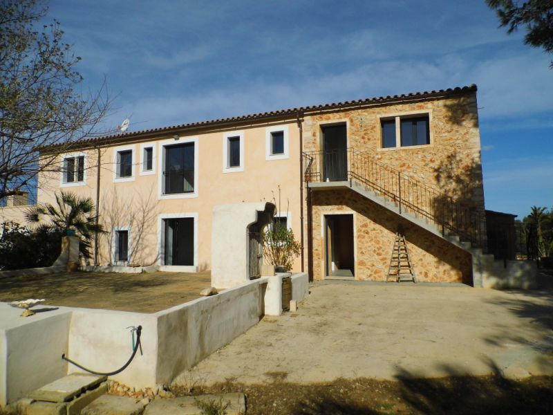 Large finca with 2 sep units, heating and pool near Felanitx --F 46