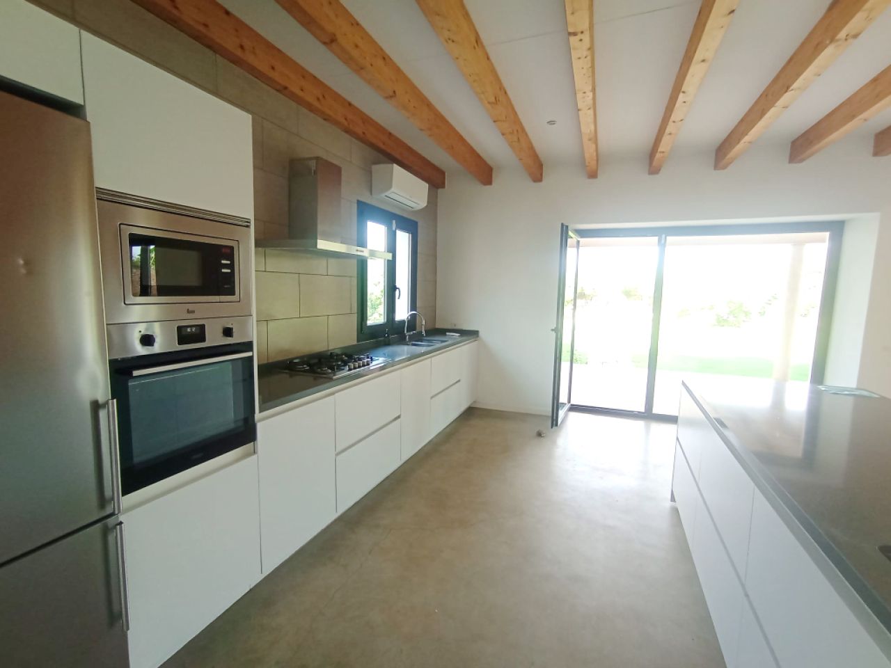 Large finca with 2 sep units, heating and pool near Felanitx --F 46