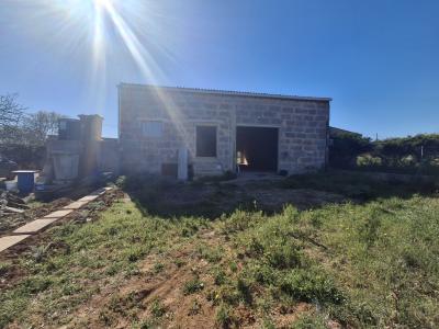 Grosse Garage / Lagerraum mit ausgebautem Apartment und Grundstück bei Porreres -- AP 29