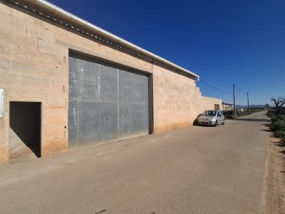 Grosse Garage / Lagerraum mit ausgebautem Apartment und Grundstück bei Porreres -- AP 29