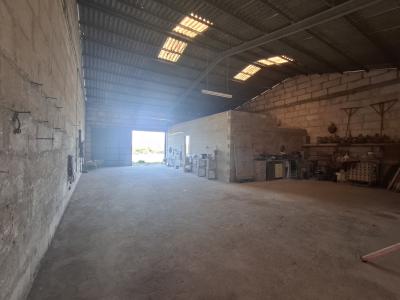 Grosse Garage / Lagerraum mit ausgebautem Apartment und Grundstück bei Porreres -- AP 29