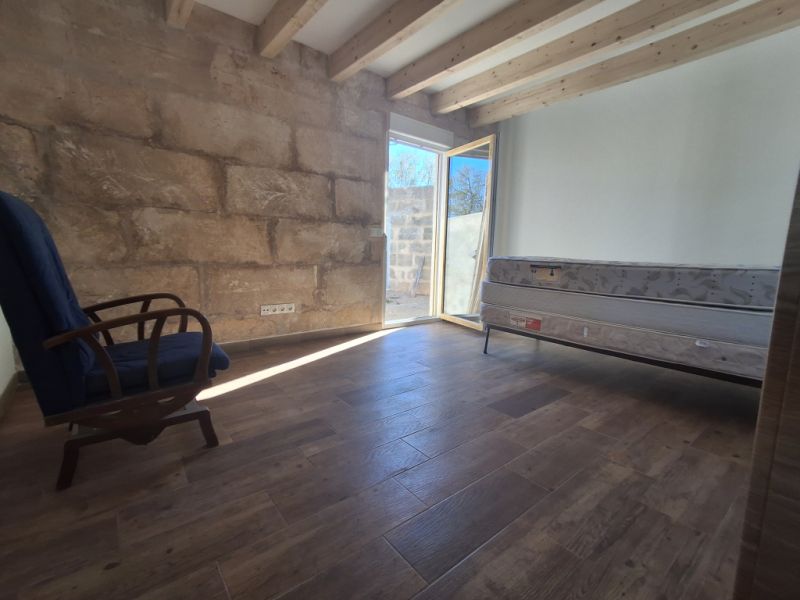 Grosse Garage / Lagerraum mit ausgebautem Apartment und Grundstück bei Porreres -- AP 29