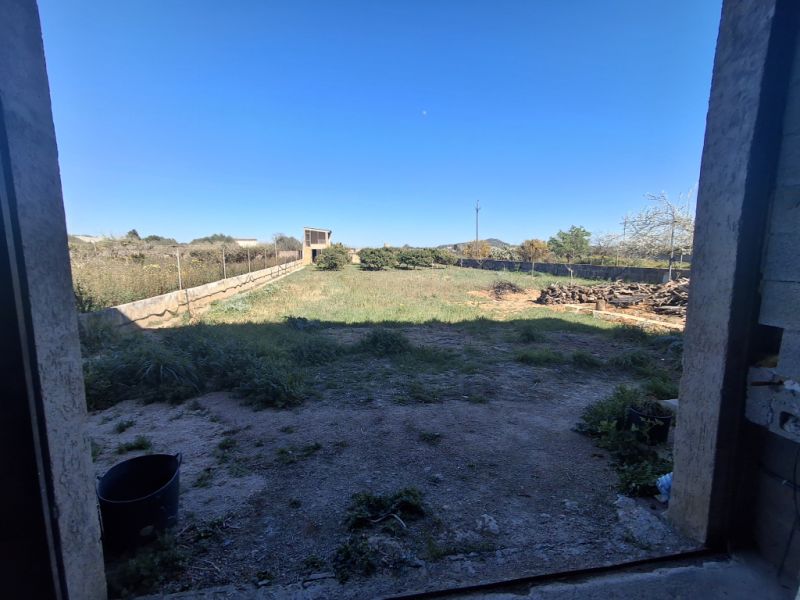 Grosse Garage / Lagerraum mit ausgebautem Apartment und Grundstück bei Porreres -- AP 29