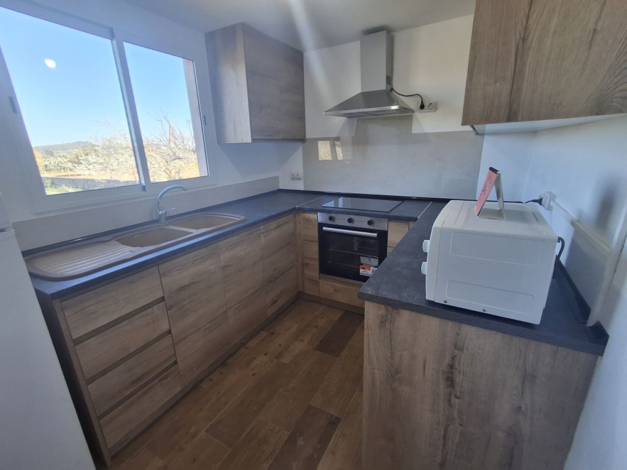 Grosse Garage / Lagerraum mit ausgebautem Apartment und Grundstück bei Porreres -- AP 29