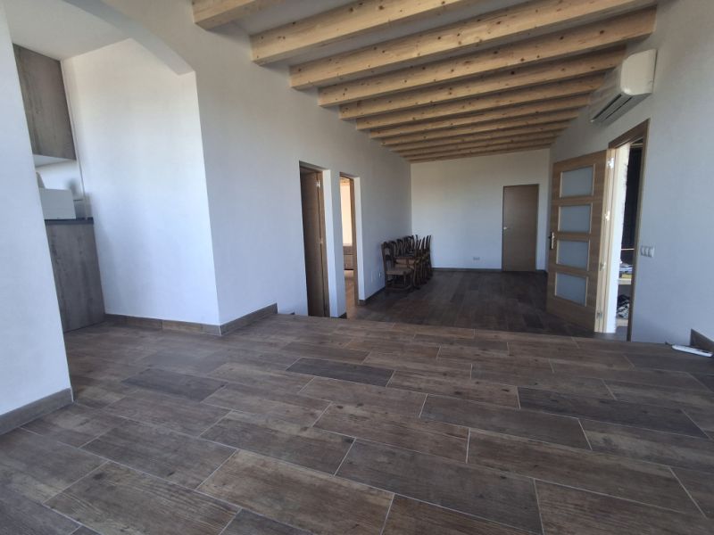 Grosse Garage / Lagerraum mit ausgebautem Apartment und Grundstück bei Porreres -- AP 29