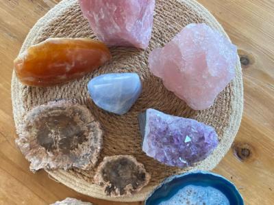Large Healing Stones / Quartz in a Set