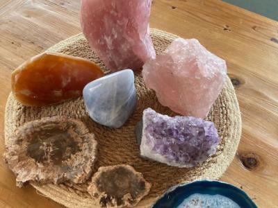 Large Healing Stones / Quartz in a Set