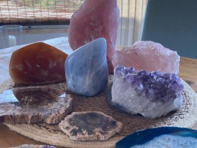 Large Healing Stones / Quartz in a Set