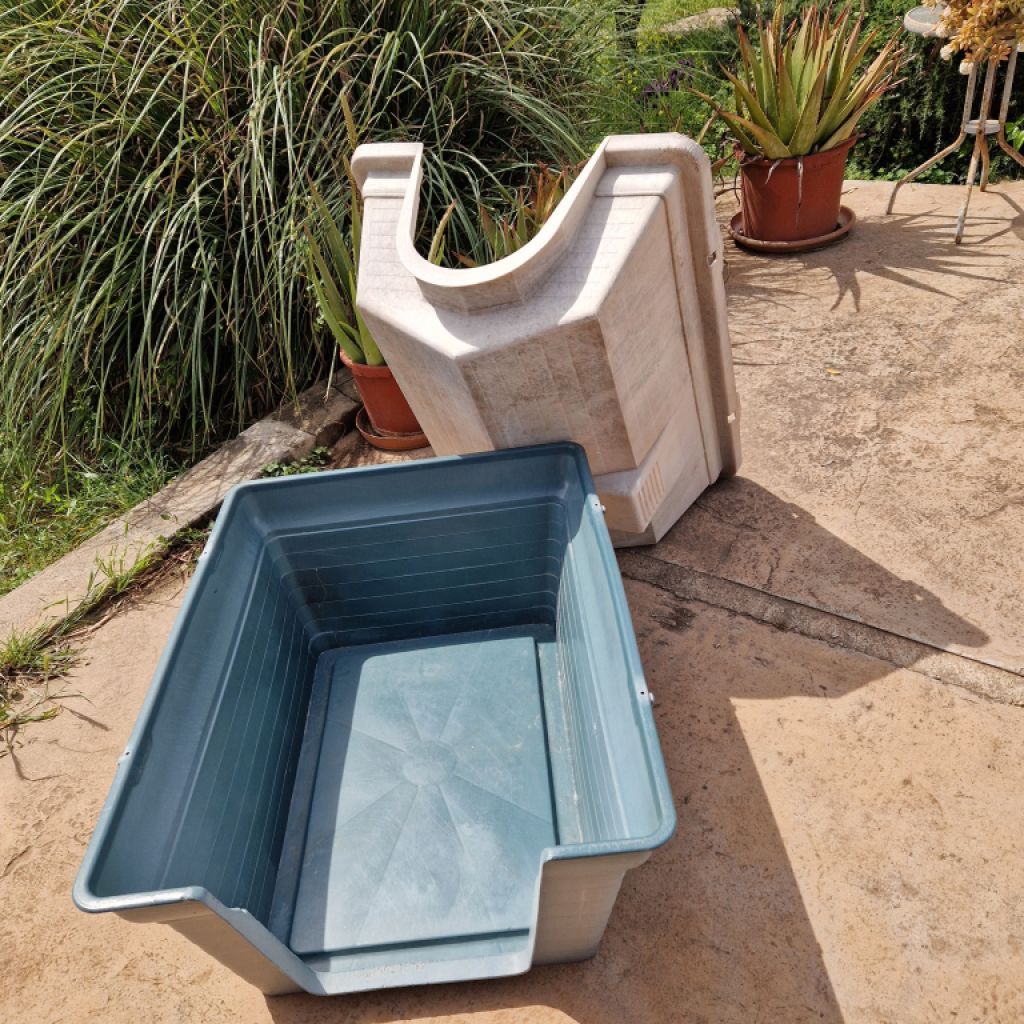 Large dog house, very stable