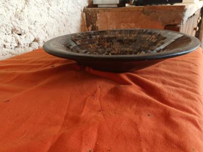 Grosse Obstkeramikschale mit Glassteinen