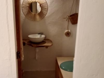 Large rustic estate with house in Petra