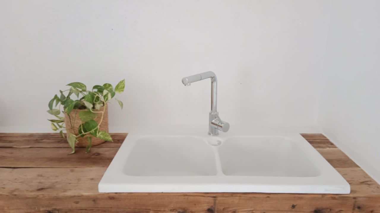 Large rustic estate with house in Petra