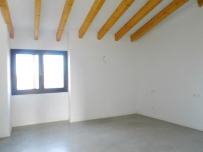 Grosse und unmöbierte Finca mit 2 sep Einheiten und Pool bei Felanitx-Campos --- F 46