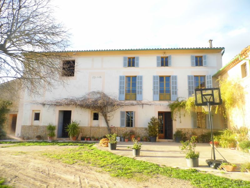 Grosser Gutshof mit Pool und Platz bis zu 10 Personen bei Porreres --- F 28 FZ