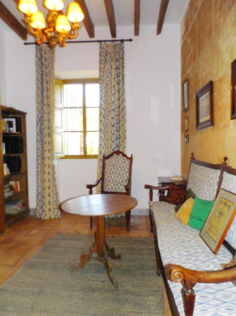 Grosser Gutshof mit Pool und Platz bis zu 10 Personen bei Porreres --- F 28 FZ